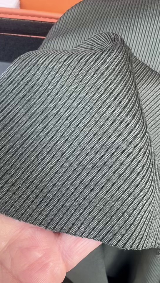 现货处理一批库存螺口布，有3个颜色，每色1500公斤，现货4500公斤