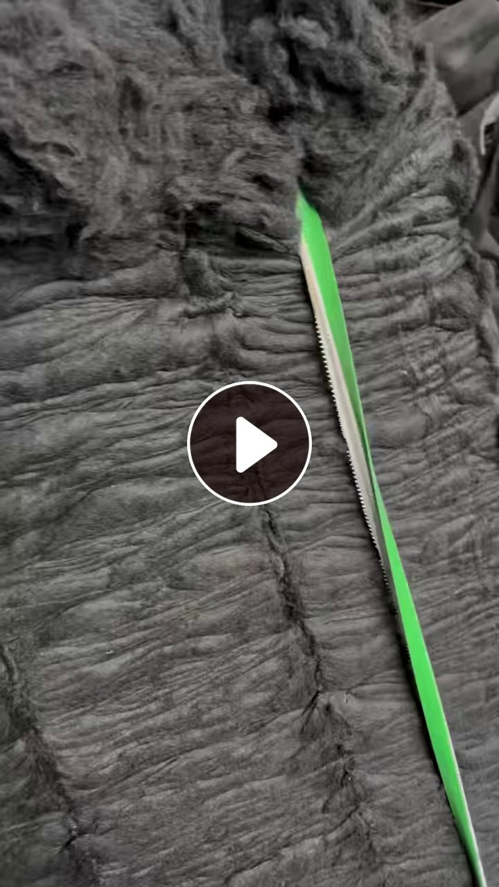 长期出售涤纶汽车内饰开出来的开花棉，可以做毛毡无纺布隔音棉吸音棉，每个月有100吨，货在浙江嘉兴