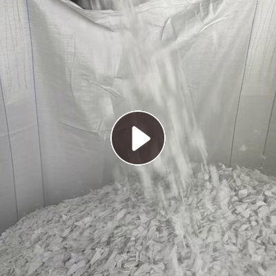 长期出售纯涂料桶破碎料，纯白带字都有，不掺杂