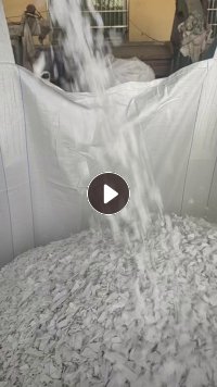 长期出售纯涂料桶破碎料，纯白带字都有，不掺杂