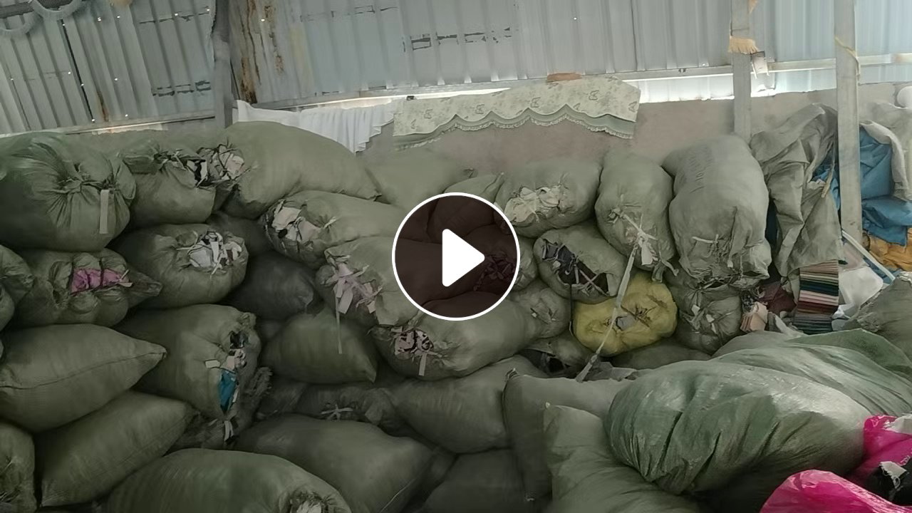 长期出售涤纶窗帘布，涤纶造粒布，涤纶白纱，窗帘布现货20吨左右，白纱8吨左右