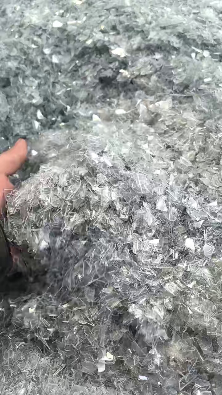 出售A级PET吸塑盒破碎料，现货九米六一车