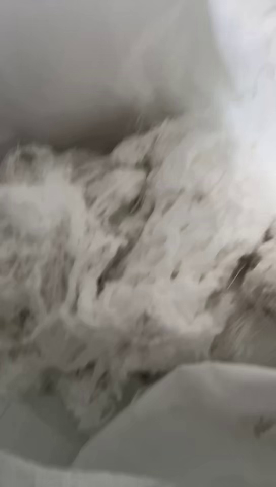 长期出售雪尼尔废纱，涤纶废丝，涤纶废纱，现货十多吨