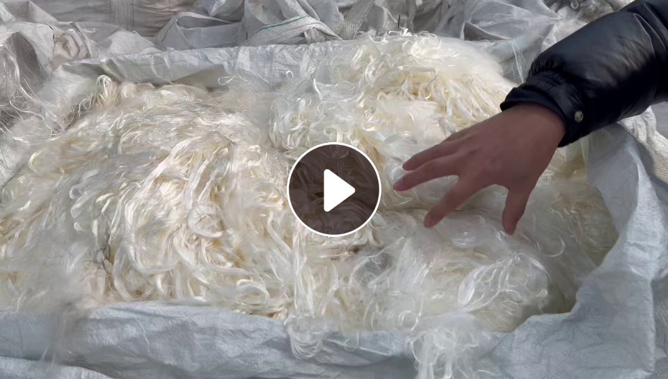 长期出售厂下来的聚丙烯晴纶长丝，熟丝不含水分，白色可开花用，现货150吨 货在吉林省吉林市