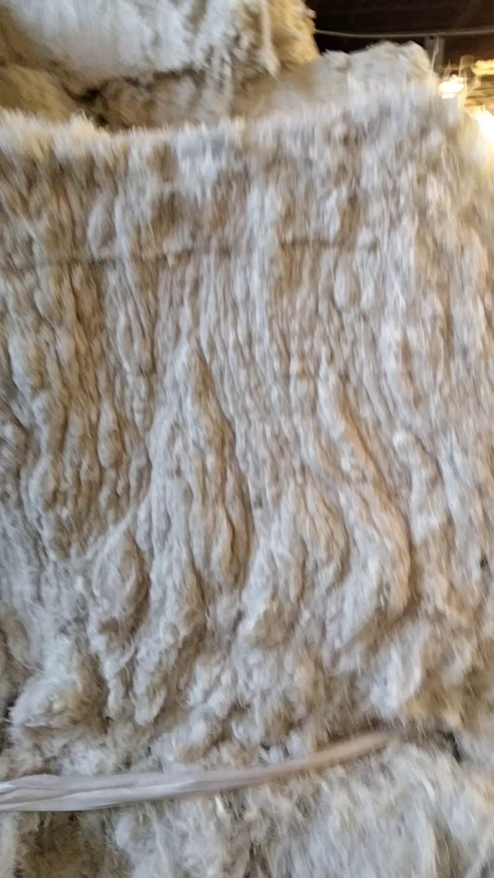 长期出售涤纶开花棉，安全网开出来的，可以做土工布毛毡毡子，现货30吨