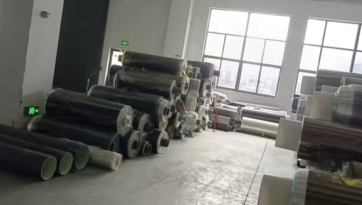 出售卷筒偏光片，每月50-60吨左右