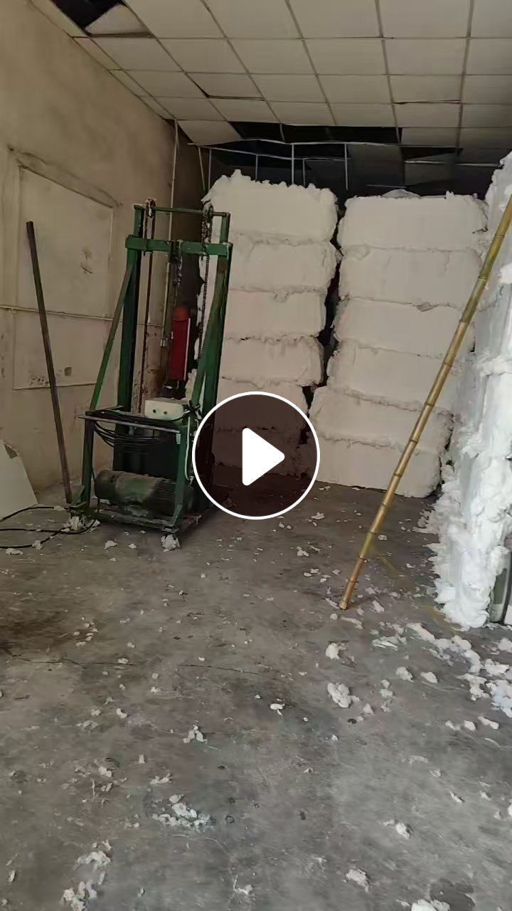 长期出售氨纶开花棉，化纤棉，氨纶废丝开出来，掺1/3涤纶加弹丝，可以做棉被填充用，每月80吨左右