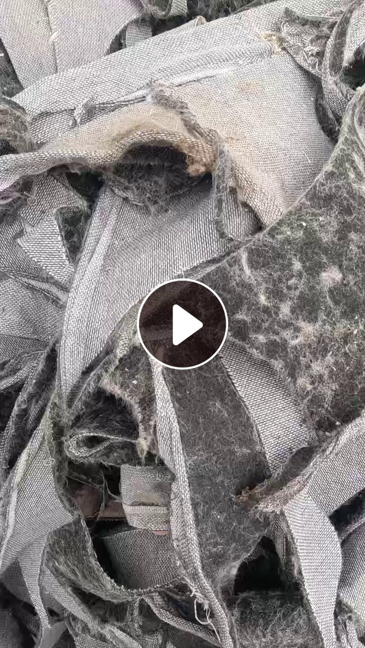 长期出售涤纶汽车内饰料，不大清楚什么材质，都是压包好的，现货有20多吨，货在江苏连云港