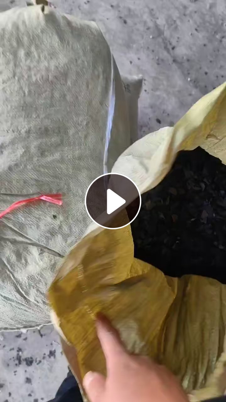 长期出售PVC汽车内饰破碎料，工作台皮子粉碎料，每个月30吨左右