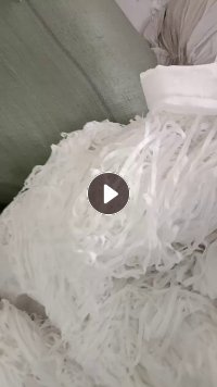 长期出售面膜厂下来的无纺布边角料，一层涤纶无纺布+珠光膜，月供10吨左右