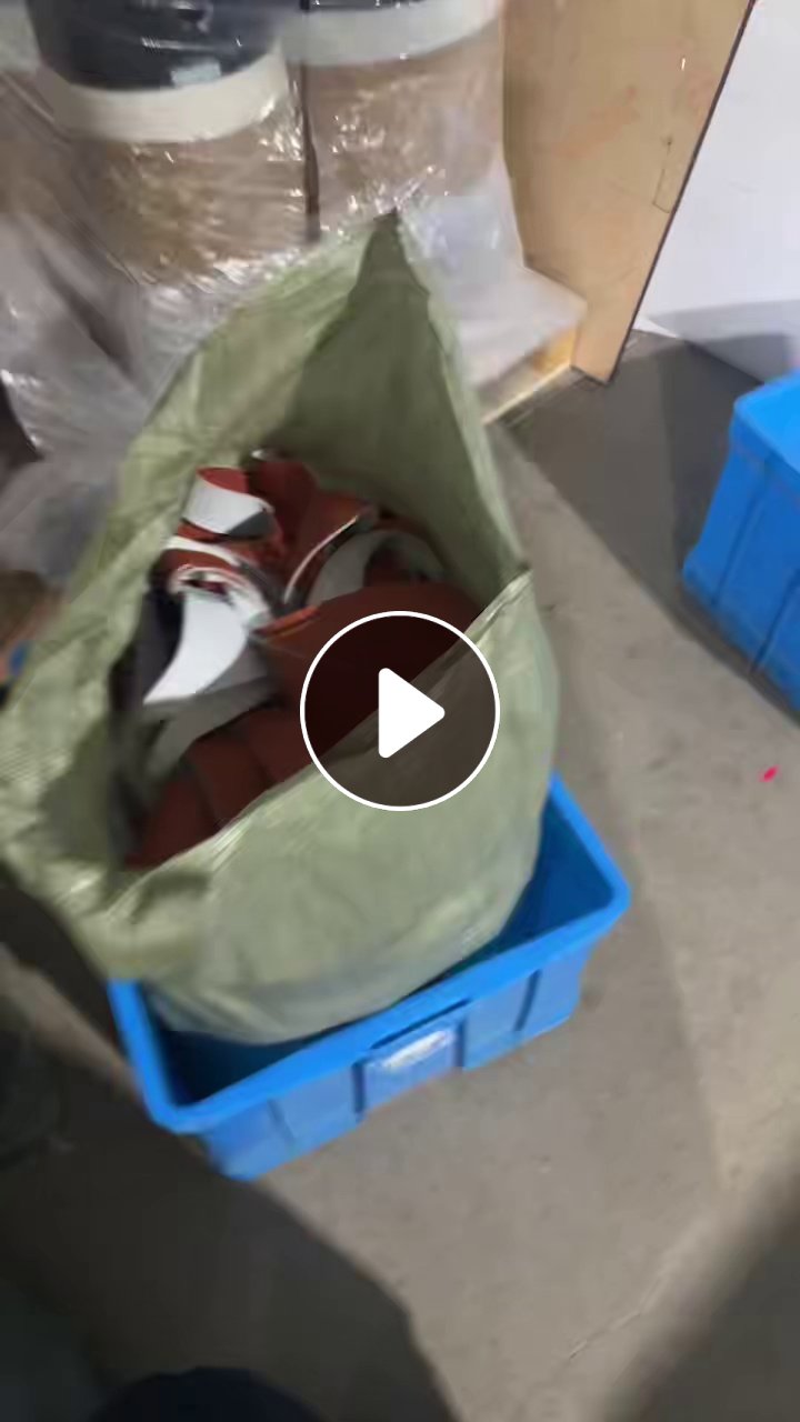 出售PVC汽车革废料，还有PU废料，混在一起的，长期有货