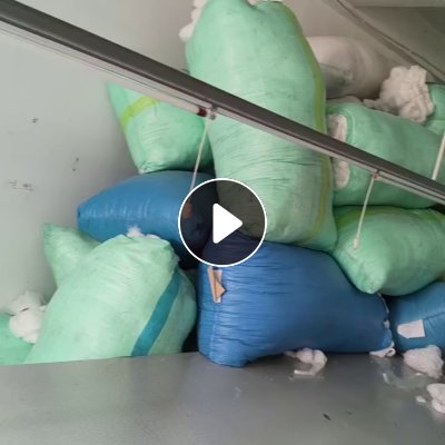 长期出售服装厂下来的丝绵下脚料，丝绵边角料，带点线头，现货够6.8米一车