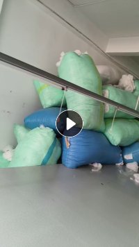 长期出售服装厂下来的丝绵下脚料，丝绵边角料，带点线头，现货够6.8米一车