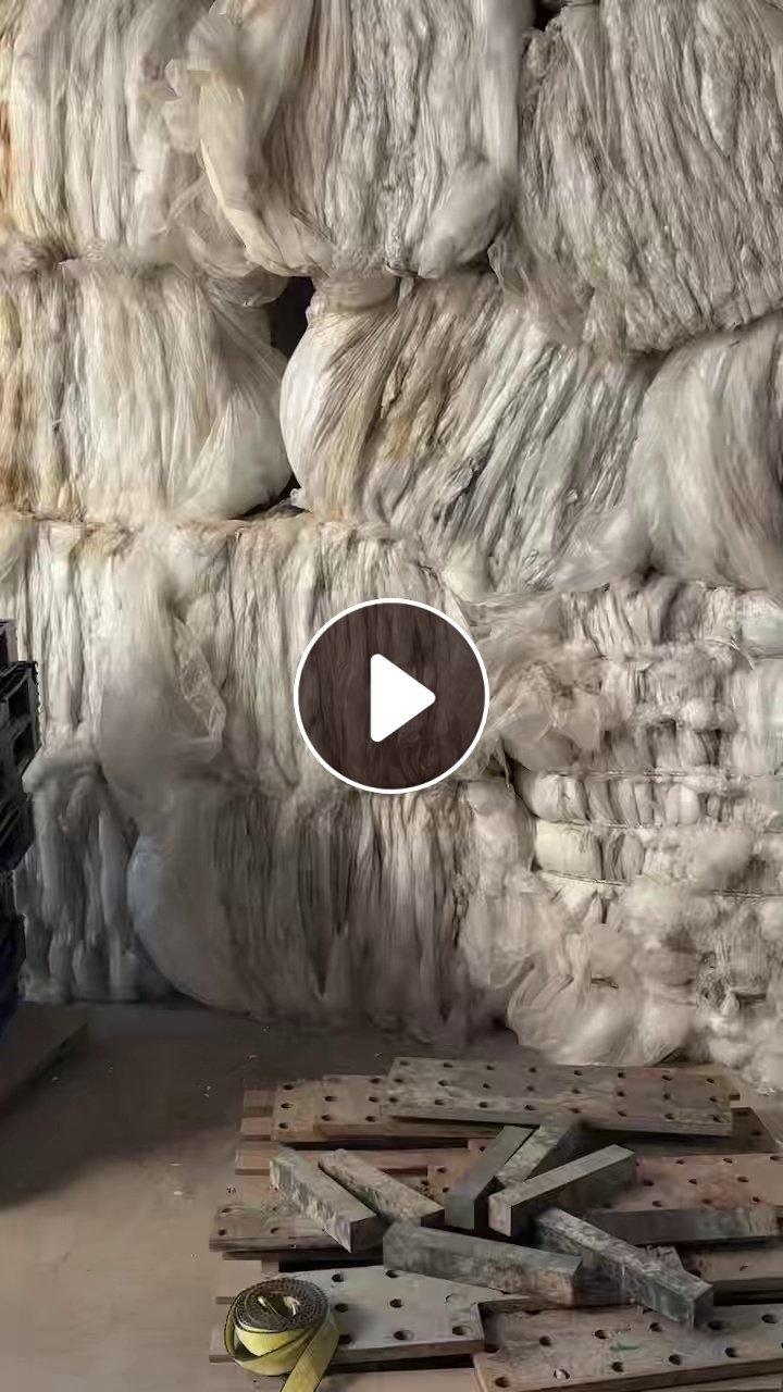 出售饮料厂下来的PE膜，高低压混打的，现货40多吨