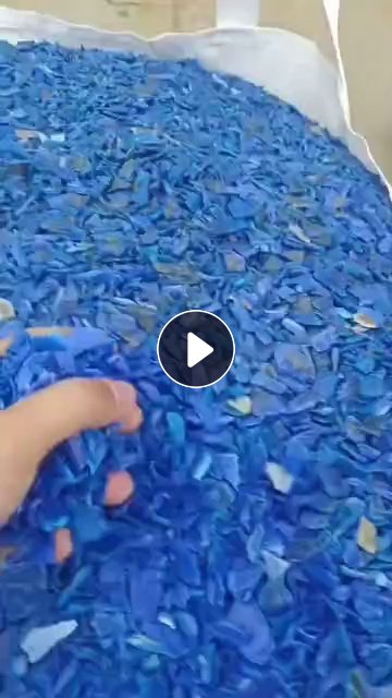 出售大蓝桶破碎料，全漂的，可以用来吹塑的，现货17吨左右