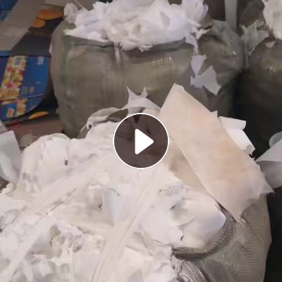 长期出售做假花下来的涤纶废布，涤纶边角料，有带浆的也有不带浆的，统货一起走