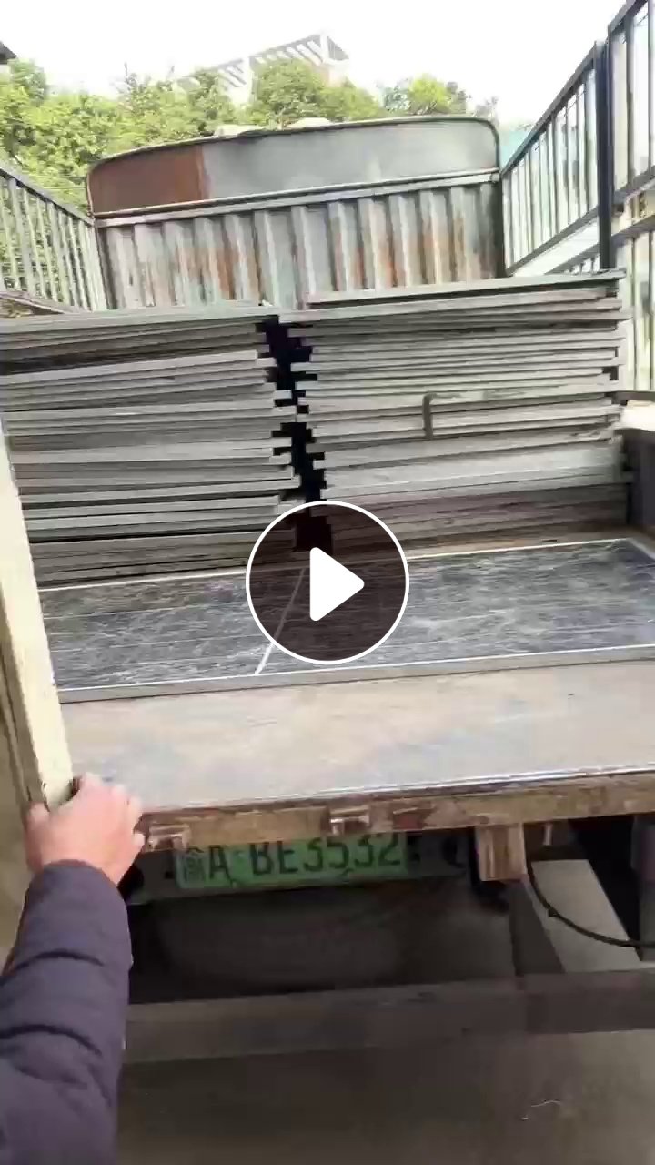 全国大量采购废旧带铝框的光伏板，用来拆解的