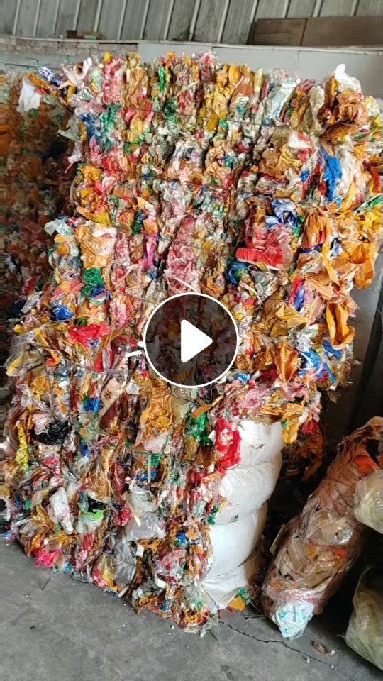 长期回收泡沫箱下来的胶纸，压包好的，造粒用