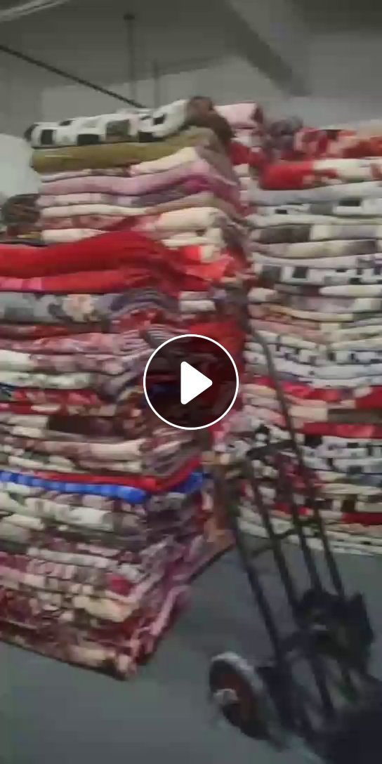 长期出售库存毛毯毛毯尾货，厚的薄的都有，都是涤纶的，现货180吨，小尺寸偏多，货在浙江绍兴