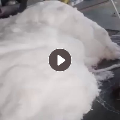 纺织厂长期大量出售涤纶废丝，涤纶水丝，涤纶干丝，毛边等，总的月供最少70-80吨，厂在浙江湖州