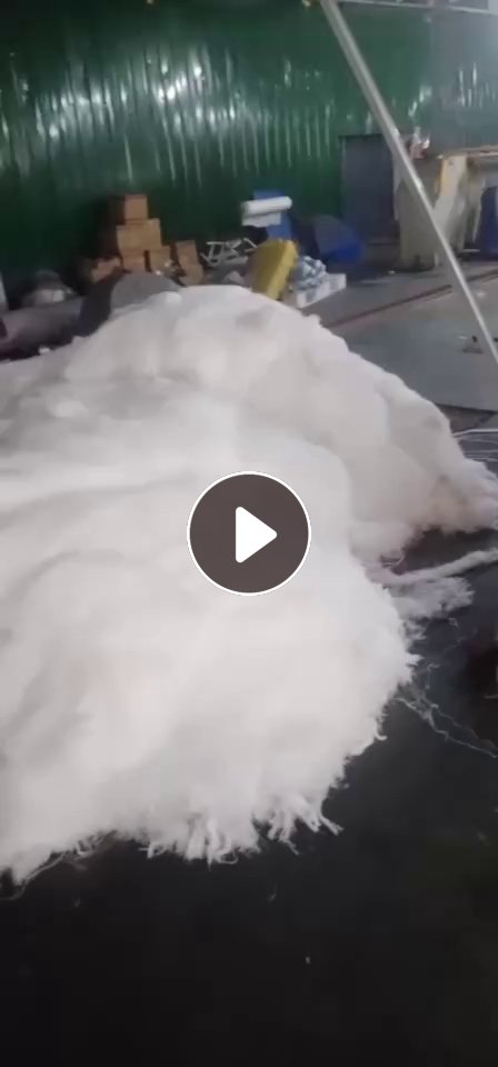 纺织厂长期大量出售涤纶废丝，涤纶水丝，涤纶干丝，毛边等，总的月供最少70-80吨，厂在浙江湖州