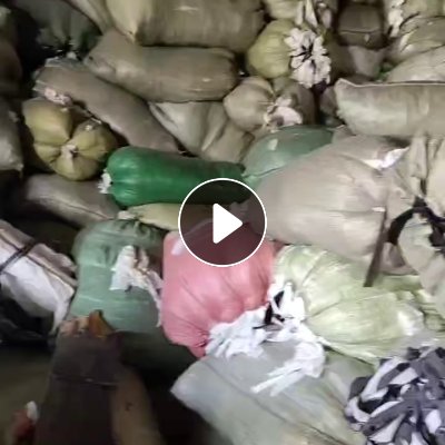 长期出售服装厂下脚料料，涤纶废布，涤纶造粒布，现在白色跟杂色各有9.6米一车，货在浙江嘉兴