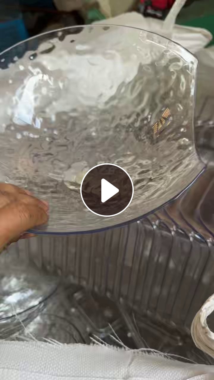 出售pet吸塑盒破碎料，9.6米一挂