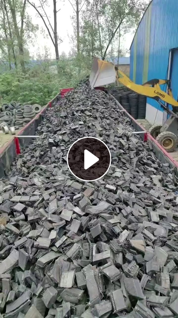 长期出售废轮胎加工的胶块