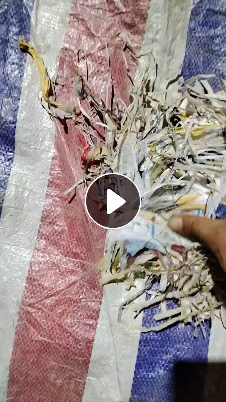 免费送白卡纸洗出来的膜料，月供200吨，基本没有水分