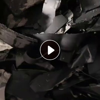 出售汽车工作台下来的软质PVC废料，带胶带一点泡沫，可造粒，现货4吨左右，月供40吨