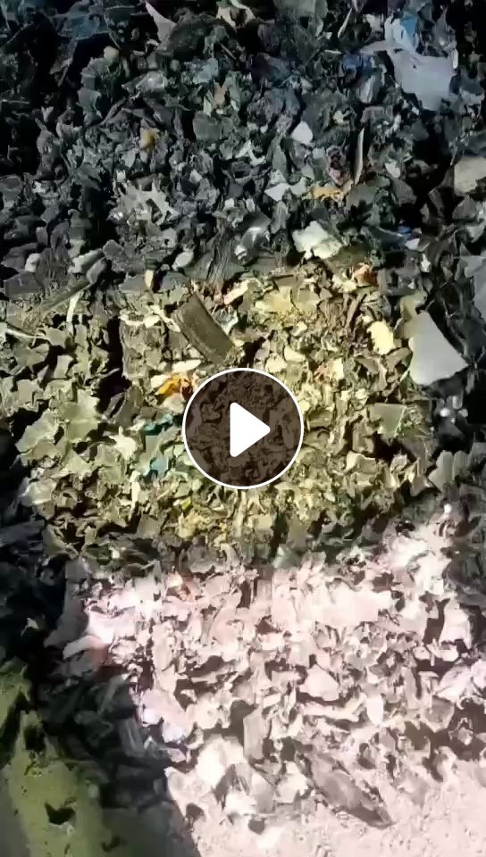 出售pe高压防水膜破碎料，各种颜色都有，月供20吨左右，现贷30多吨