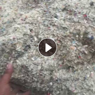 长期出售各种干粉塑料瓶子破碎料，现货150吨