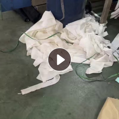 出售染厂下来的涤纶废布，涤纶碎布，可开花可造粒，有点潮，月供十几吨，货在河北保定