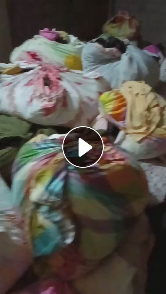 长期出售旧衣服统货，旧衣服农村货，里面丝绵被羽绒服都有，统货走，现货十多吨