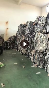 长期出售汽车厂下来的pvc环保革，pvc皮革，皮革边角料，月供四五十吨