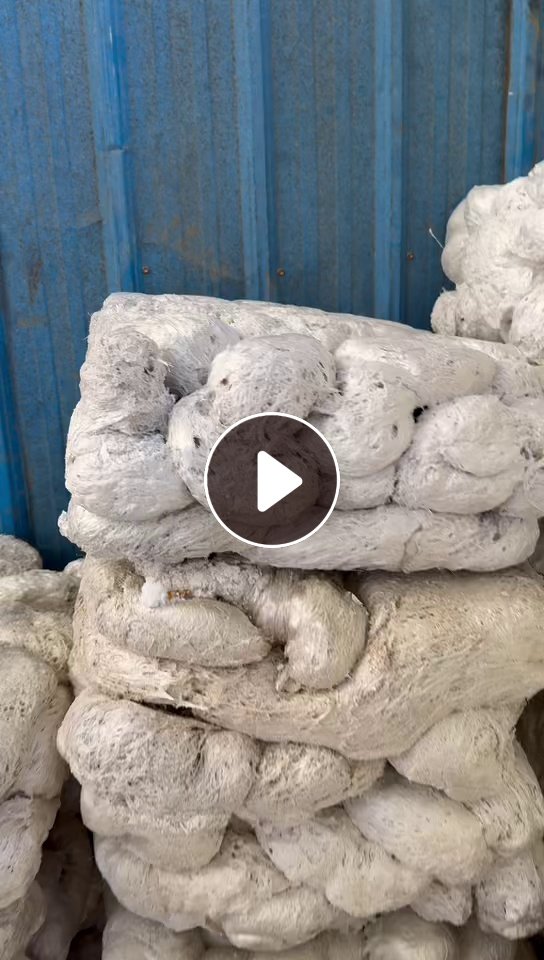 出售热熔块，厂料和社会料一起熔的，可以做茶色颗粒，月供20吨