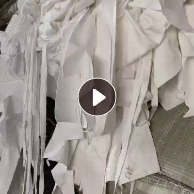 长期出售二白涤纶针织布条，涤纶废布，涤纶边角料，现货9.6米一车，可以开花纺纱用