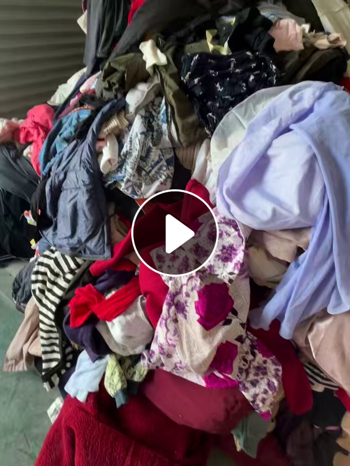 长期出售旧衣服统货，旧衣服小区货，现货十吨左右