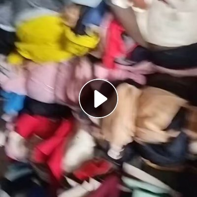 长期出双面呢旧衣服，羊毛废料，含90毛，现货20吨