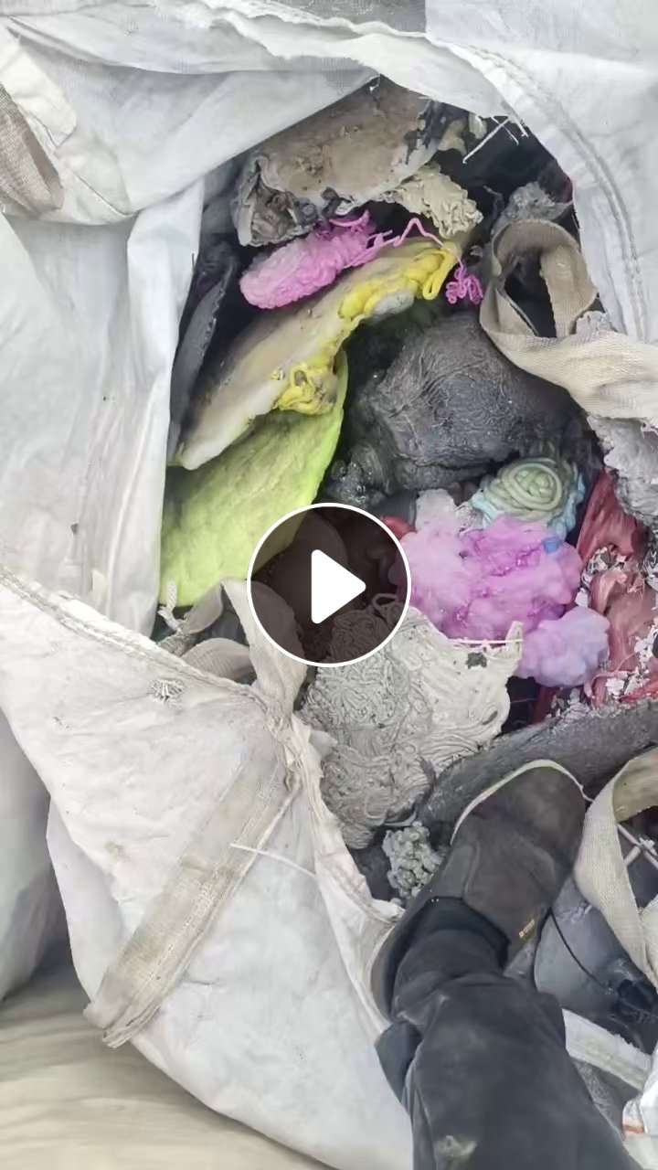 出售注塑厂下来的机头料，可炼油，出油5个左右，PP、PE、ABS材质都有，现货上千吨