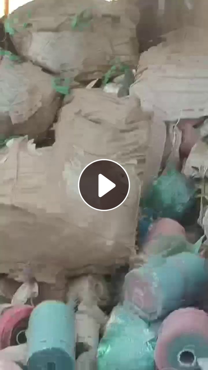 出售PET胶水膜，透明是轻胶膜，杂色是重胶膜，现货几百吨