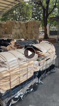 长期出售办公室地毯下脚料，pvc复合pet地毯边角料，现货几十吨