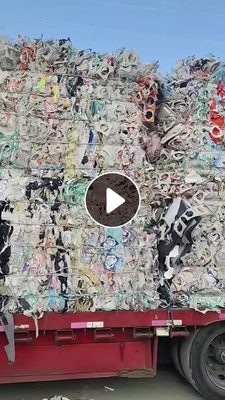 长期出售黑料，下脚料，燃烧料，工业垃圾一天有3车，废纺料月供200-300吨，货在广东东莞