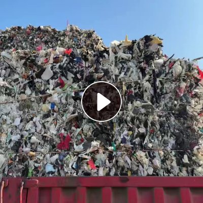 长期出售固废破碎料，黑料，燃烧料，下脚料，二破，四破都有，月供4000多吨，货在广东东莞