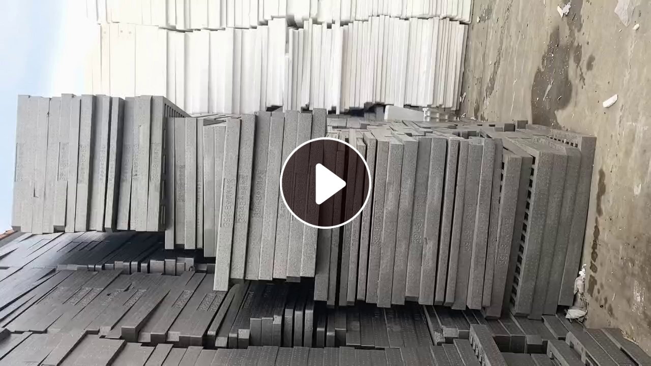 出售EPS泡沫板，灰色一挂车，白色一挂车