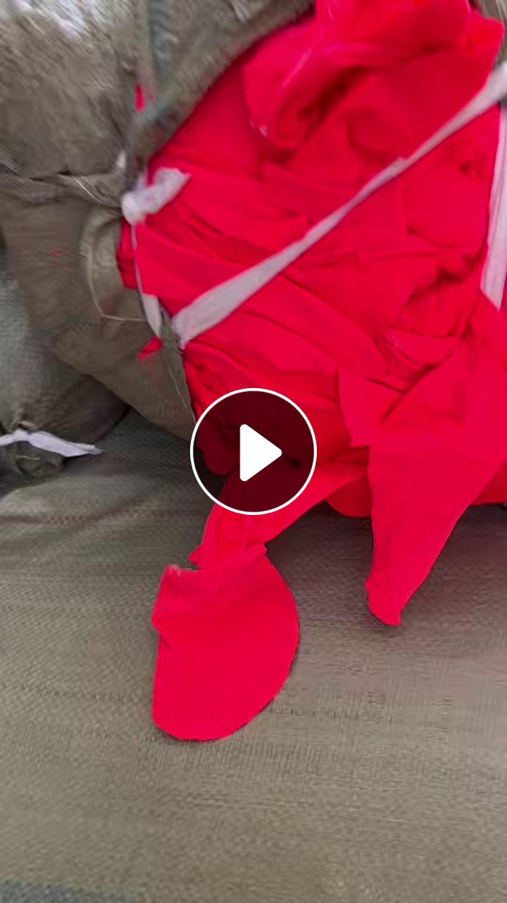 长期出售尼龙废布，内衣厂下来的边角料，涤氨废布，现货十几吨