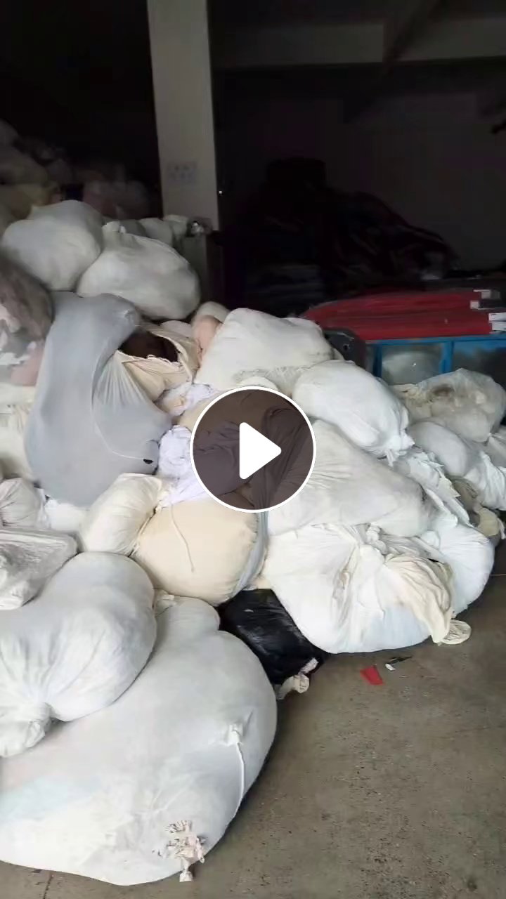 厂家长期出售锦氨废布棉废布，内衣厂下来的，棉占15%，不定期也有库存布卖，每个月废布80吨