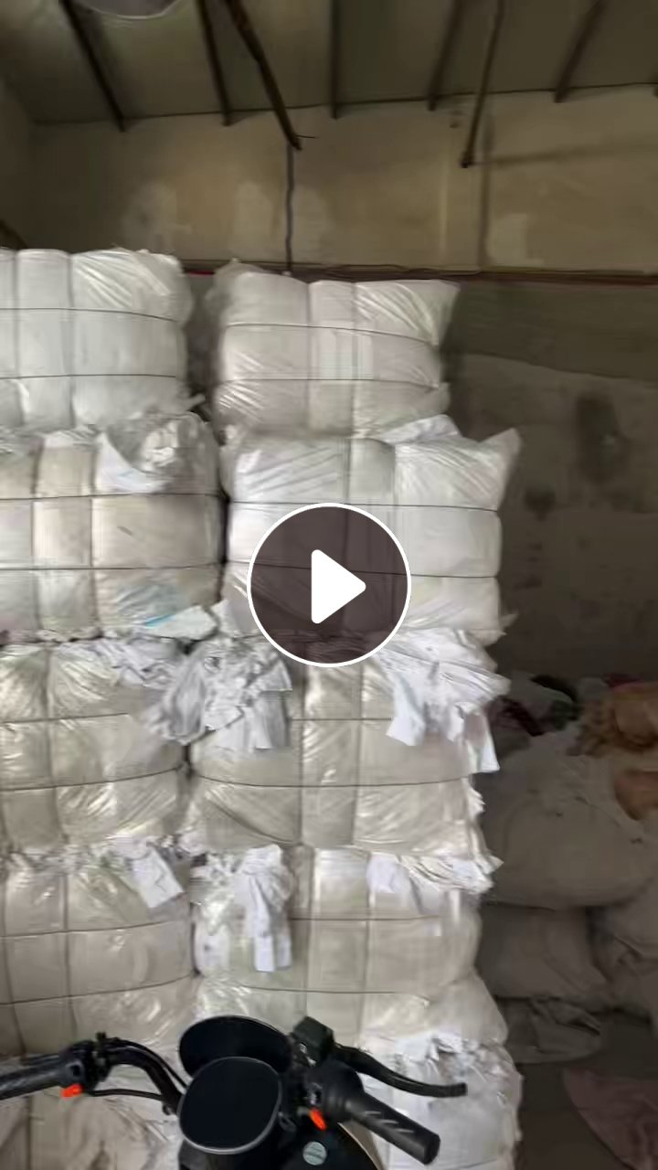 长期出售纯棉酒店床单裁出来的布边，可以开花用，都是压好包的，现货14吨，货在安徽蚌埠