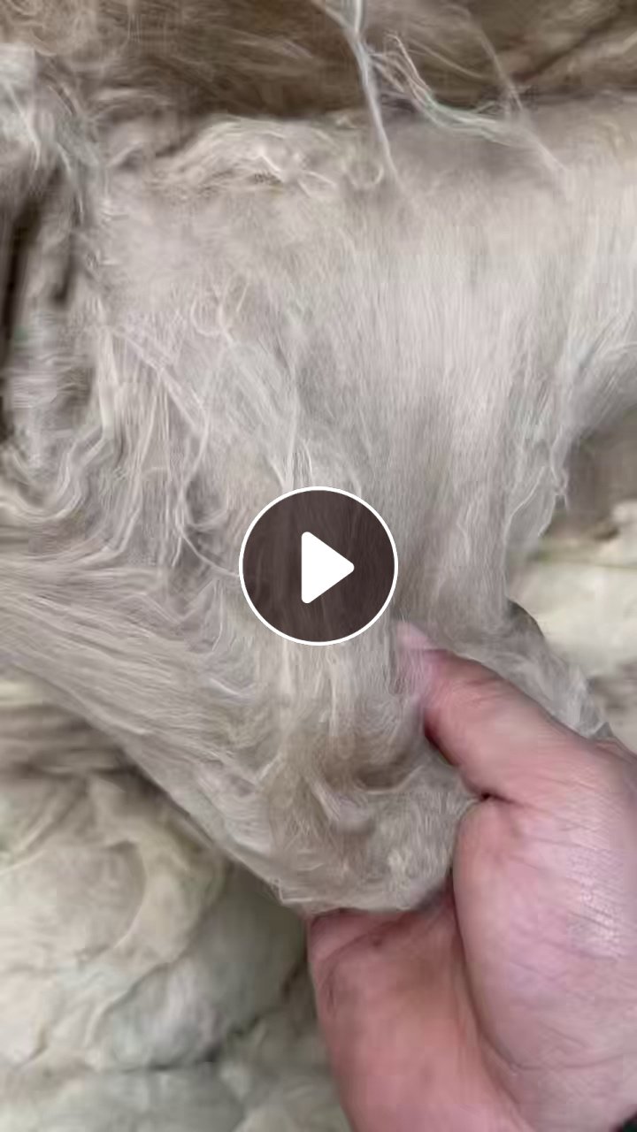 长期出售纺织厂下来的涤纶人棉混纺风箱花，粗纱头，回丝等，都混在一起，现货只有3吨多