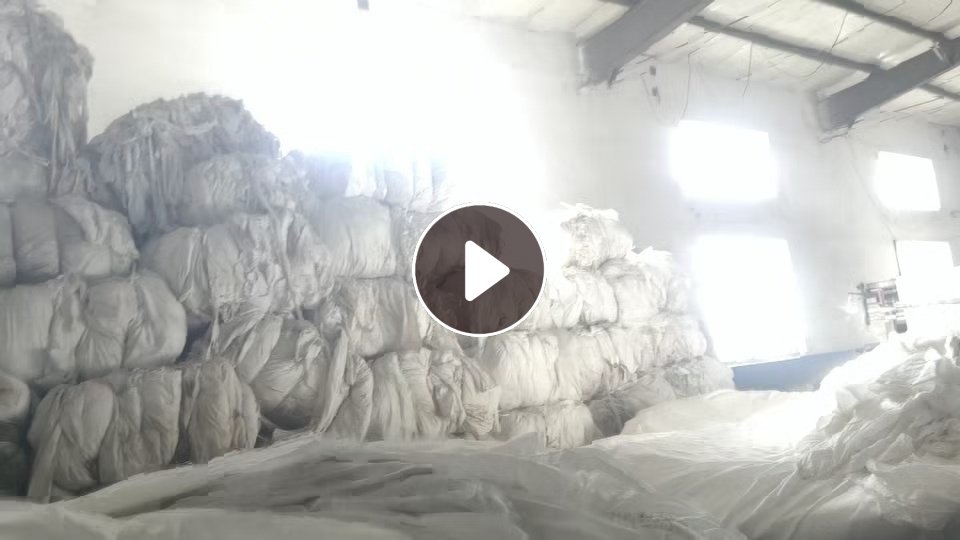 长期出售磨毛厂下来的涤纶废布涤纶布头，造粒用，含水20%，每个月有100多吨，货在山东潍坊